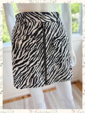 Lovetoxic Japanese Import | Zebra Print Trapezoid Sukapan Skirt | Size JPN L (XS